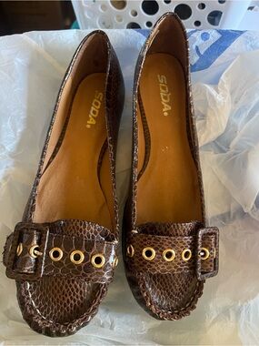 New Soda Brown Croc-Embossed Loafers with Gold Eyelets